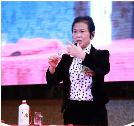 一言九鼎情义酒测评:超高性价比 酱香白酒的“粮心”之作