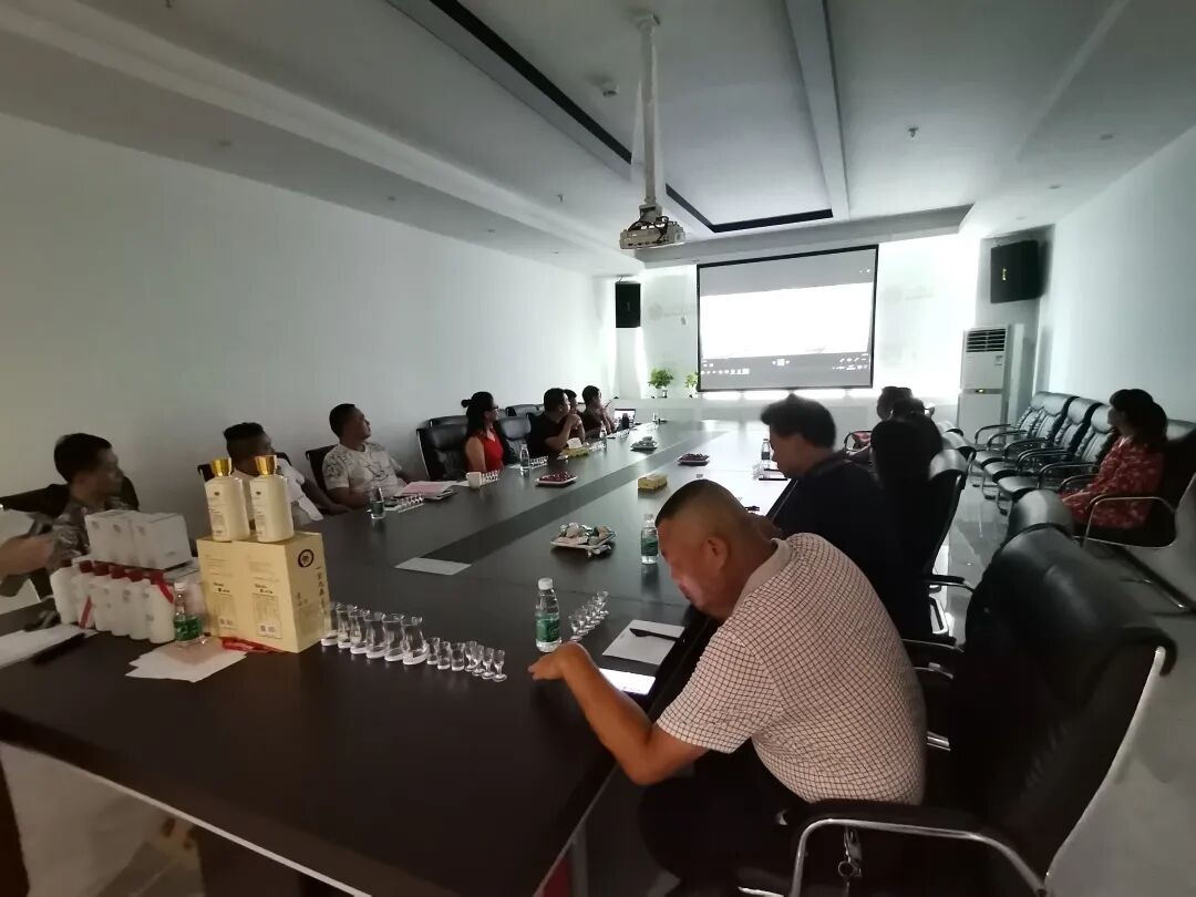 【一言九鼎】第98场主题沙龙品鉴会[做成功男人，喝一言九鼎]完美落幕