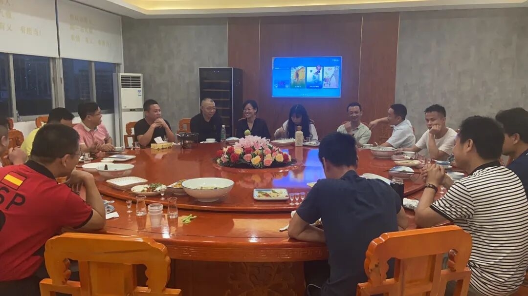 【一言九鼎】第98场主题沙龙品鉴会[做成功男人，喝一言九鼎]完美落幕