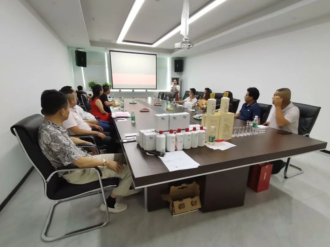 【一言九鼎】第98场主题沙龙品鉴会[做成功男人，喝一言九鼎]完美落幕